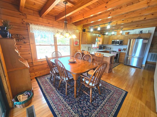 300 Crawford DR, Moneta, VA 24121