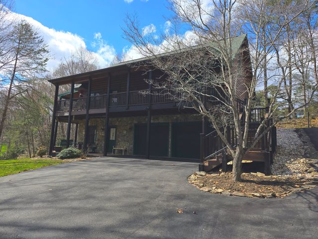 300 Crawford DR, Moneta, VA 24121