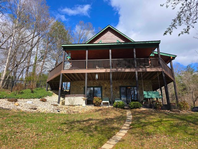 300 Crawford DR, Moneta, VA 24121