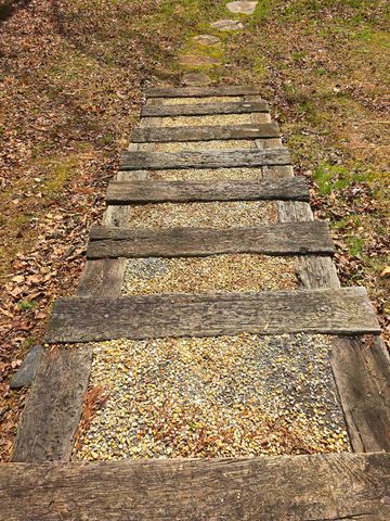 300 Crawford DR, Moneta, VA 24121