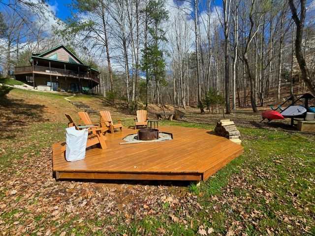 300 Crawford DR, Moneta, VA 24121