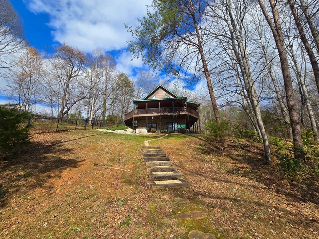 300 Crawford DR, Moneta, VA 24121