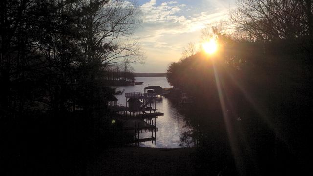 300 Crawford DR, Moneta, VA 24121