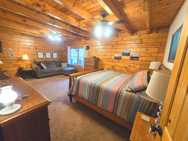 300 Crawford DR, Moneta, VA 24121