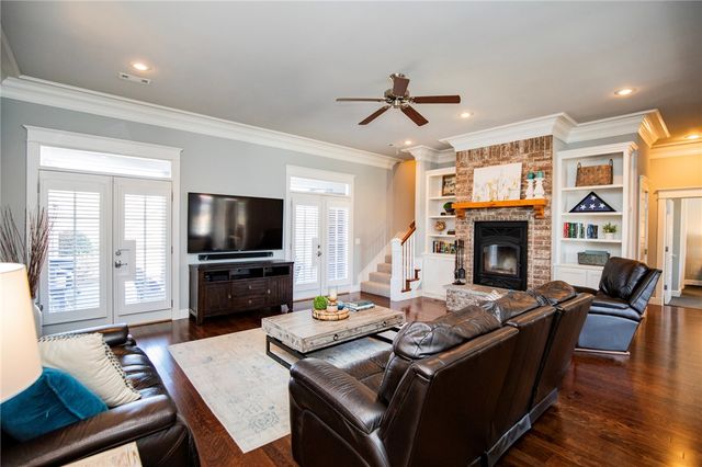 384 Bella Toscana Street, Springdale, AR 72762