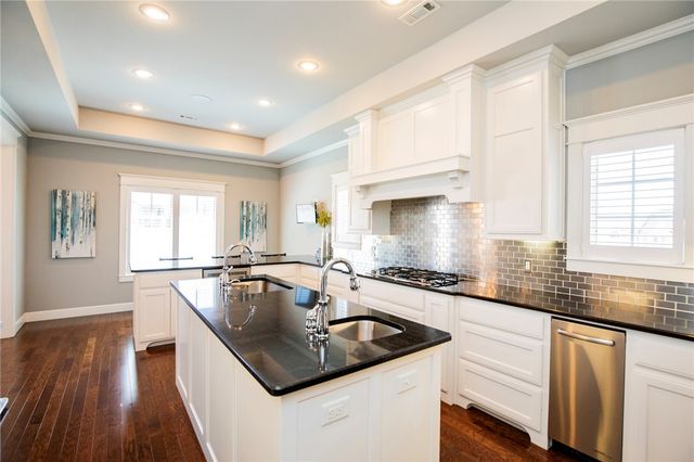 384 Bella Toscana Street, Springdale, AR 72762