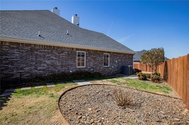 384 Bella Toscana Street, Springdale, AR 72762
