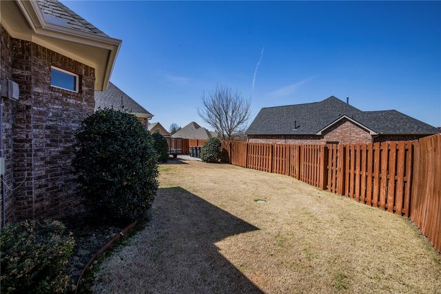 384 Bella Toscana Street, Springdale, AR 72762