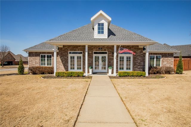 384 Bella Toscana Street, Springdale, AR 72762