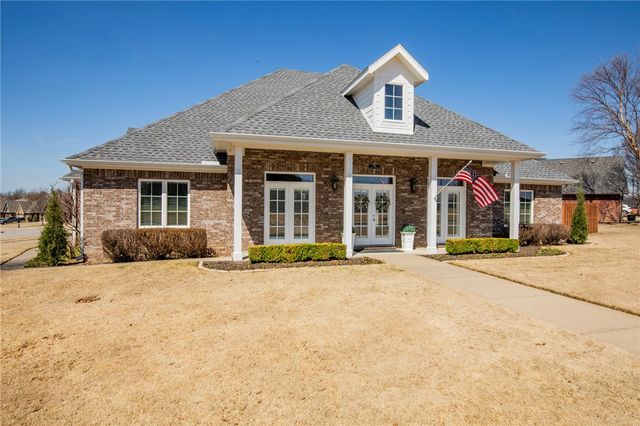 384 Bella Toscana Street, Springdale, AR 72762