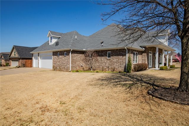 384 Bella Toscana Street, Springdale, AR 72762