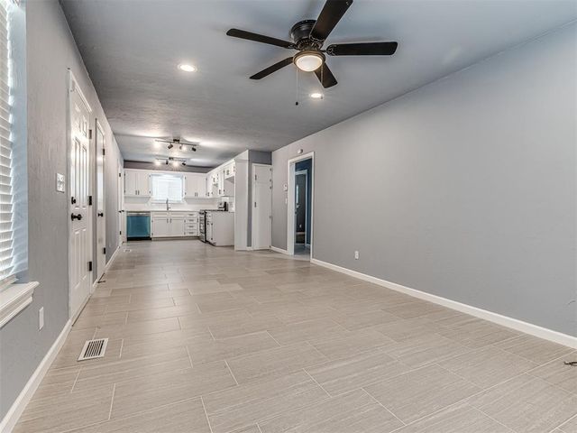 14008 Gateway Drive, Edmond, OK 73013