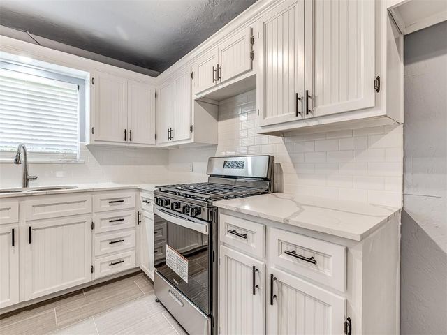 14008 Gateway Drive, Edmond, OK 73013