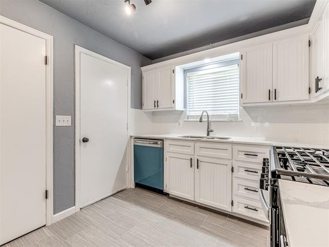 14008 Gateway Drive, Edmond, OK 73013