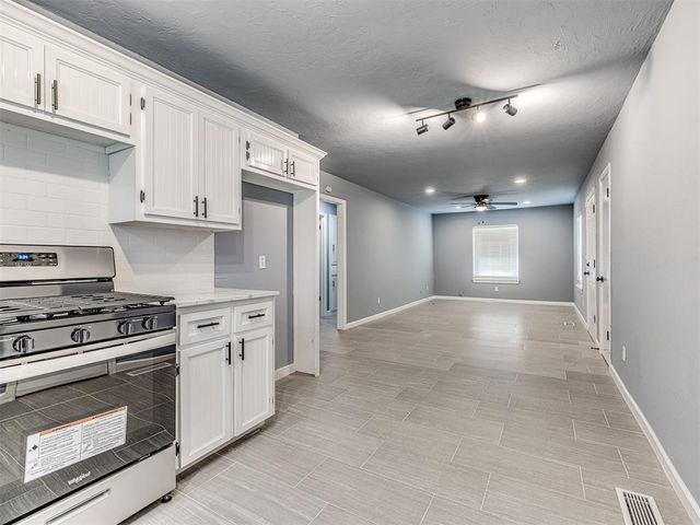 14008 Gateway Drive, Edmond, OK 73013