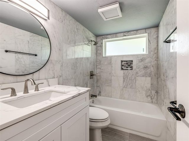 14008 Gateway Drive, Edmond, OK 73013