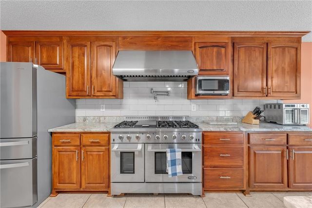4620 Dresden Drive, Theodore, AL 36582