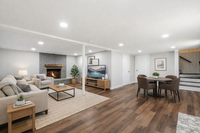 558 Walton Ferry Rd, Hendersonville, TN 37075