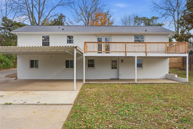 558 Walton Ferry Rd, Hendersonville, TN 37075