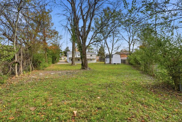 558 Walton Ferry Rd, Hendersonville, TN 37075