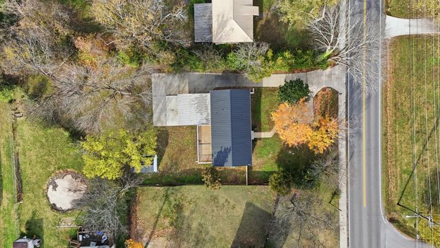 558 Walton Ferry Rd, Hendersonville, TN 37075