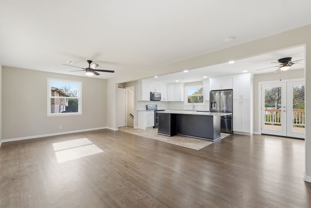 558 Walton Ferry Rd, Hendersonville, TN 37075