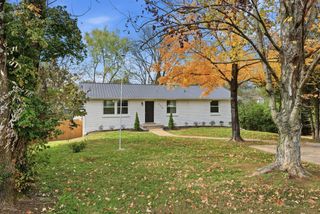 558 Walton Ferry Rd, Hendersonville, TN 37075