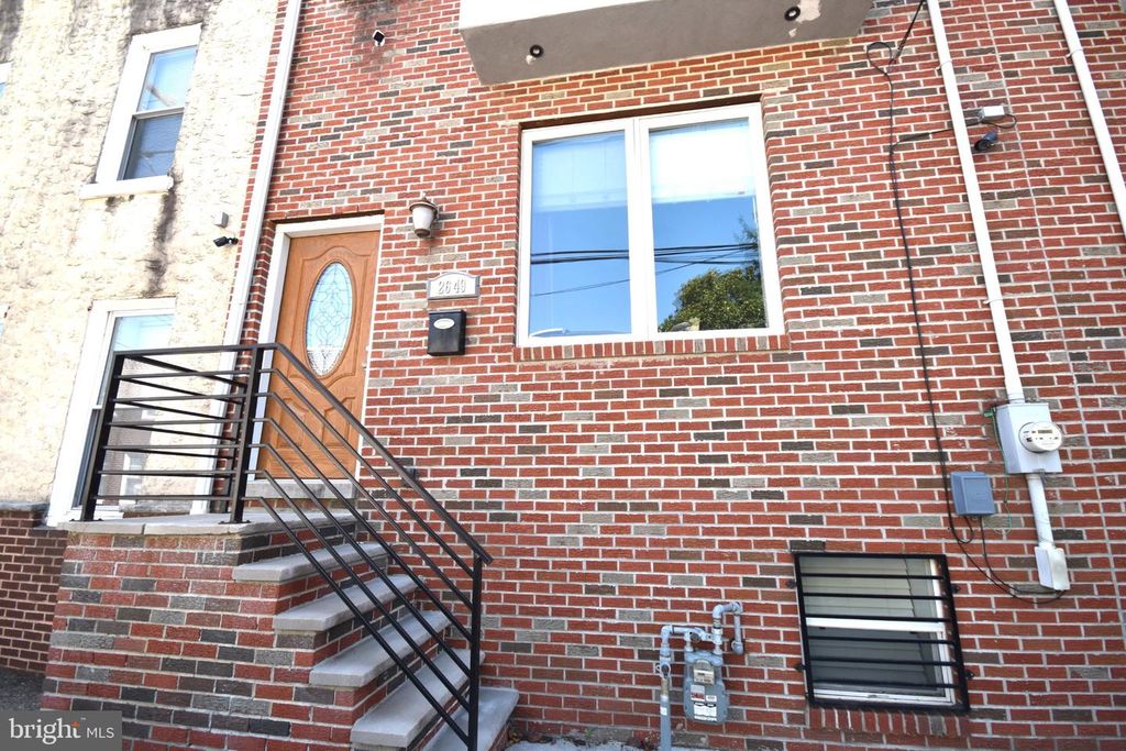 2649 MERCER ST, PHILADELPHIA, PA 19125 — photo 2