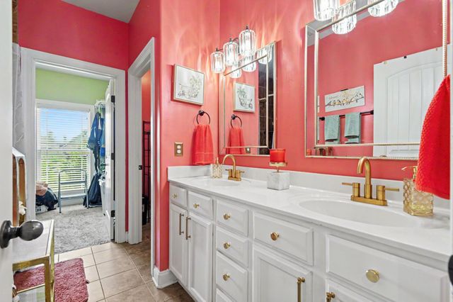 4104 Stony Point Dr, La Vergne, TN 37086
