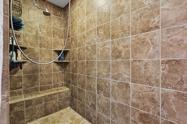 4104 Stony Point Dr, La Vergne, TN 37086