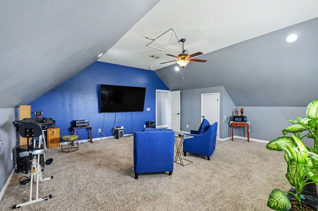 4104 Stony Point Dr, La Vergne, TN 37086