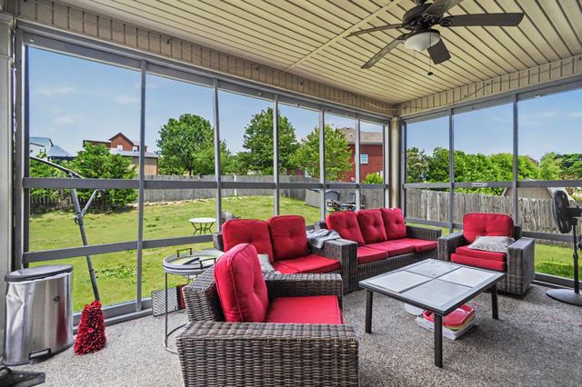 4104 Stony Point Dr, La Vergne, TN 37086