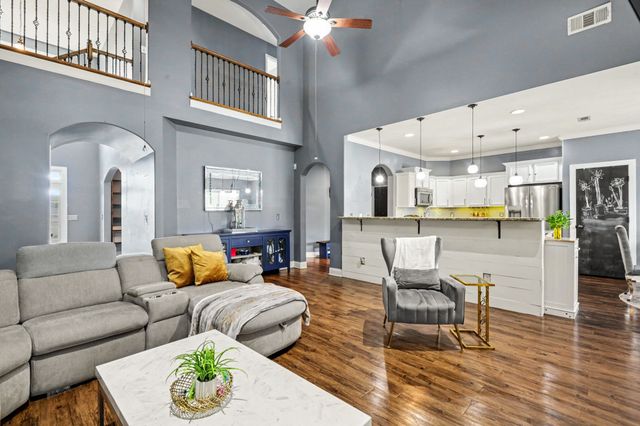 4104 Stony Point Dr, La Vergne, TN 37086