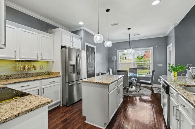 4104 Stony Point Dr, La Vergne, TN 37086