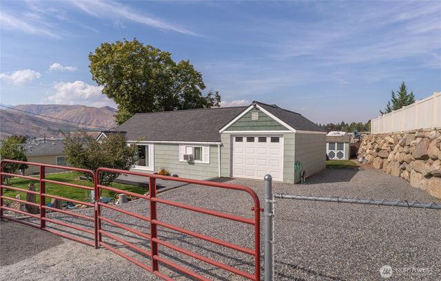 251 Rimrock Way, East Wenatchee, WA 98802