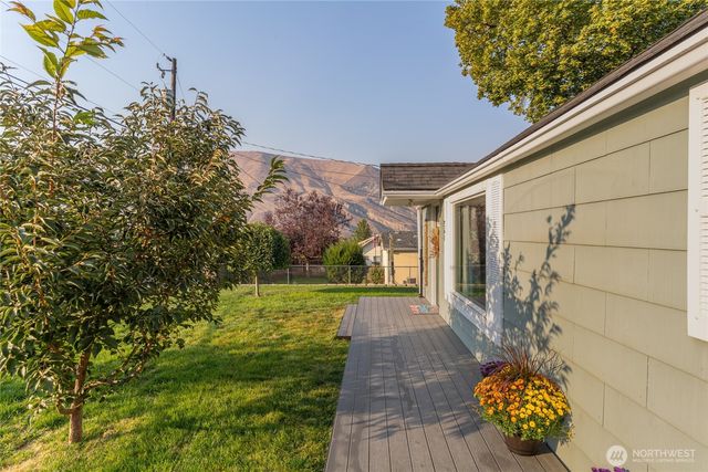 251 Rimrock Way, East Wenatchee, WA 98802