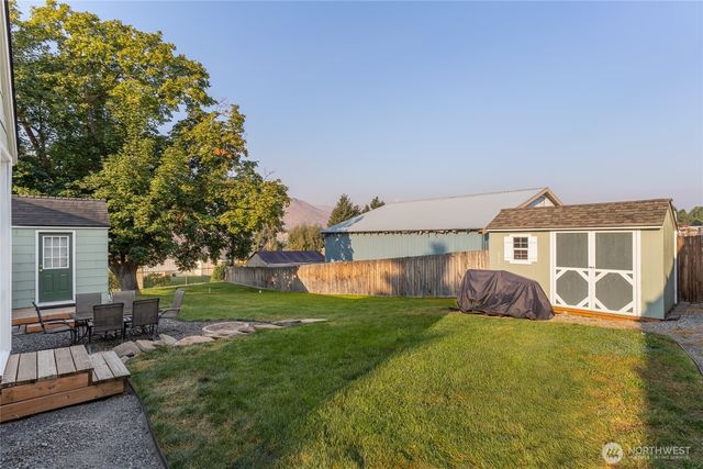251 Rimrock Way, East Wenatchee, WA 98802