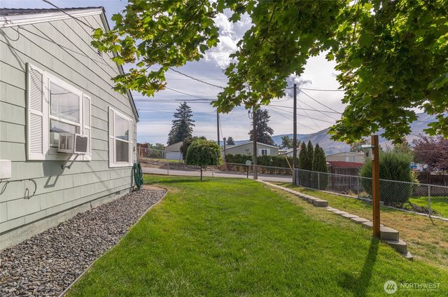 251 Rimrock Way, East Wenatchee, WA 98802