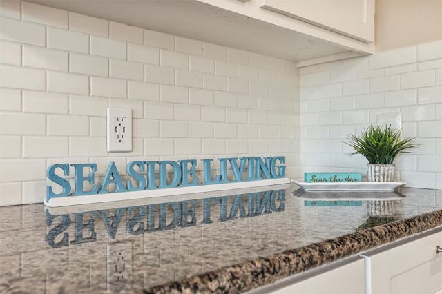 6102 Seawall Boulevard 365, Galveston, TX 77551