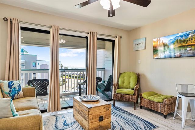 6102 Seawall Boulevard 365, Galveston, TX 77551