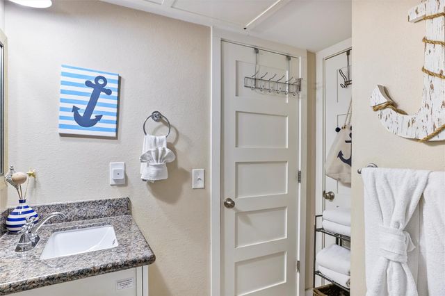 6102 Seawall Boulevard 365, Galveston, TX 77551