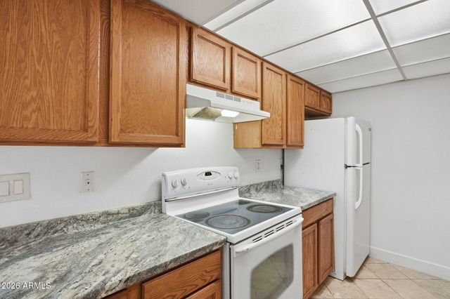 5955 W GOLDEN Lane, Glendale, AZ 85302