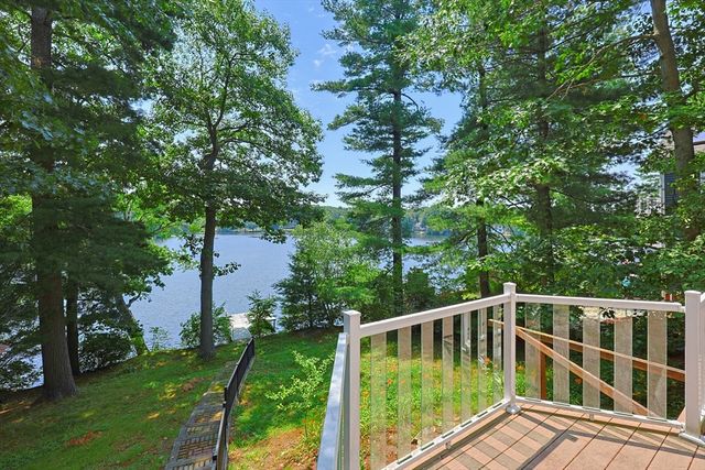 82 Ridge Road, Foxboro, MA 02035