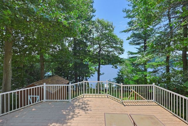 82 Ridge Road, Foxboro, MA 02035