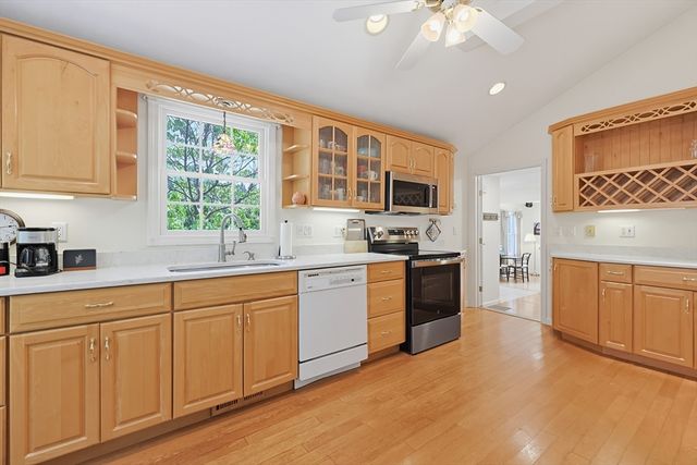 82 Ridge Road, Foxboro, MA 02035