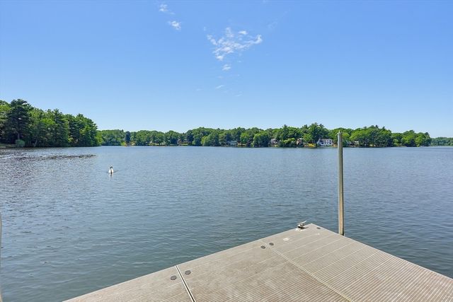 82 Ridge Road, Foxboro, MA 02035