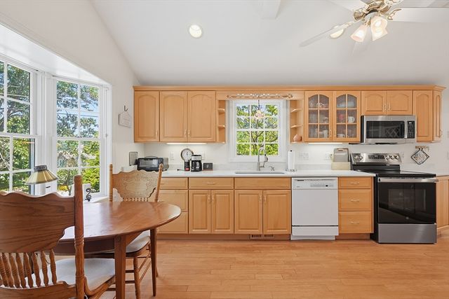 82 Ridge Road, Foxboro, MA 02035