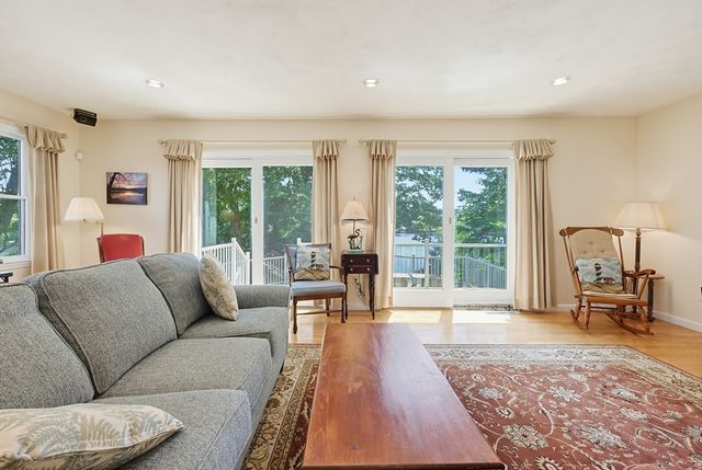 82 Ridge Road, Foxboro, MA 02035