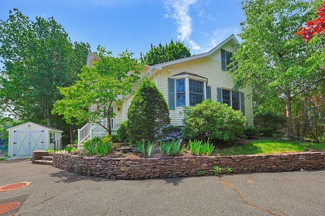 82 Ridge Road, Foxboro, MA 02035