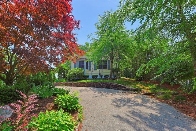 82 Ridge Road, Foxboro, MA 02035